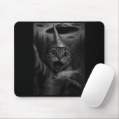 Funny Consracy Cat In Tin Foil Hat Panics At Alien Mousepad (Mit Mouse)