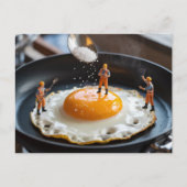 Funny Construction Worker Fixing Eggs Pouring Salt Postkarte (Vorderseite)