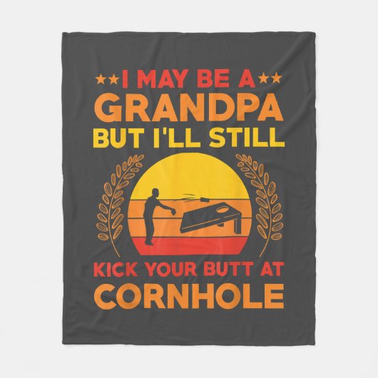 Funny Cornhole Opa Outfit Sack Toss Fleecedecke (Vorderseite)