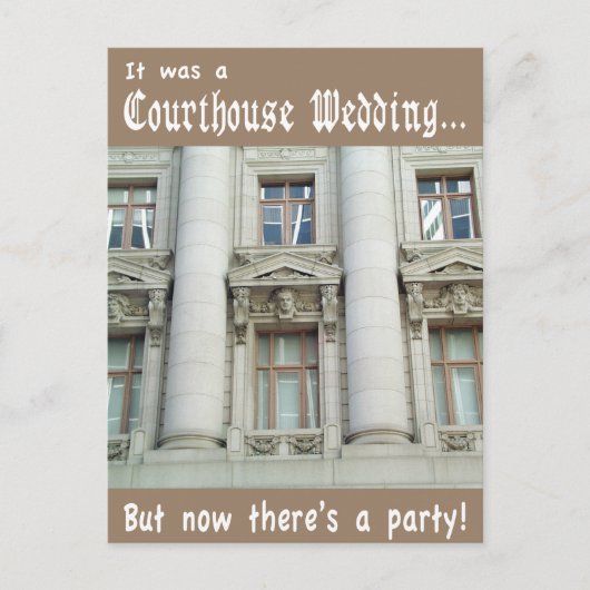 Funny Courthouse Hochzeit gerade verheiratet Ankün Einladungspostkarte (Vorderseite)