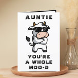 Funny Cow Moo Moo Mood Tante Happy Birthday<br><div class="desc">Suchen Sie eine einzigartige Möglichkeit, Ihre Liebe und Ihren Spaß zu Ihrem Verwandten auszudrücken? Unsere lustige Kuh Grußkarte ist die perfekte Wahl für Ihre Tante zum Geburtstag! Passen Sie es an, indem Sie Ihre eigene persönliche Nachricht hinzufügen. Das Design zeichnet sich durch eine coole Kuh mit Armen, die eine Sonnenbrille...</div>