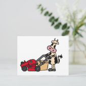 Funny Cow Pushing Red Rasenmäher Cartoon Postkarte (Stehend Vorderseite)