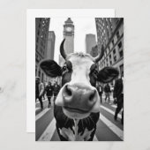 Funny Cow Selfie an der belebten City Street Einladung (Vorne/Hinten)