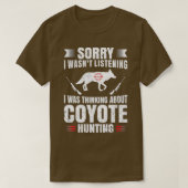 Funny Coyote Jagd Lover Fan Hunter Hobby Gun Wi T-Shirt (Design vorne)