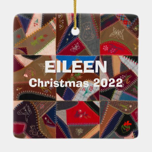 Funny "Crazy Quilt Lady" Custom Patchwork Quilt Keramikornament (Rückseite)