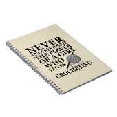 Funny Crochet zitiert Häkelchen Geschenk Notizblock (Rechte Seite)