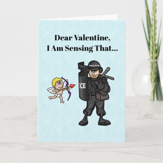 Funny Cupid und SWAT Officer Valentine's Day Card Karte (Vorderseite)