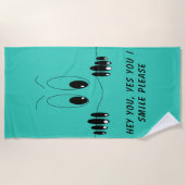 Funny Curiosity Eyes - Lächeln - Hinzufügen von Te Strandtuch (Vorderseite)