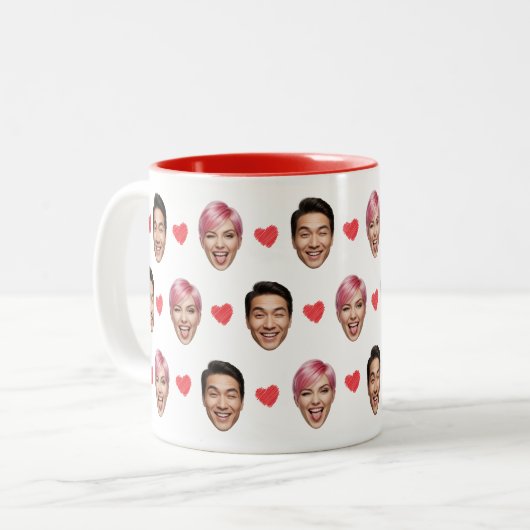Funny Custom Couple Faces Pattern Red Hearts Zweifarbige Tasse (Vorderseite Links)