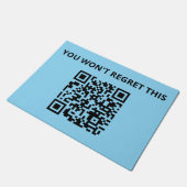 Funny Custom QR Code Fußmatte (Schrägansicht)
