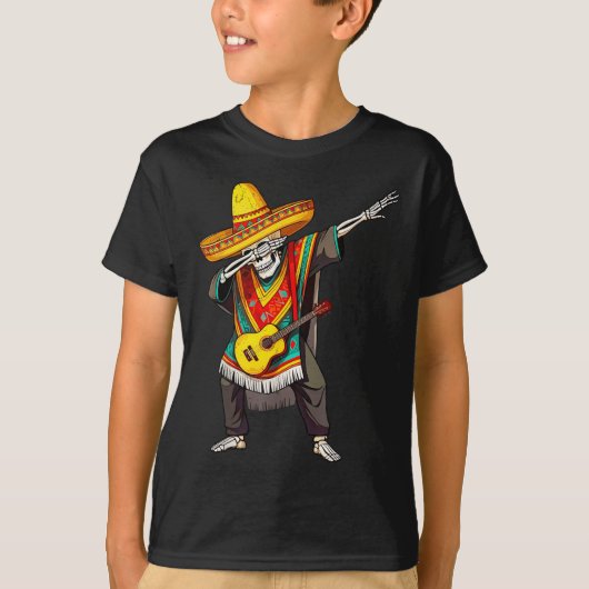 Funny Dabbing Mexican Skeleton Poncho Cinco De May T-Shirt (Vorderseite)