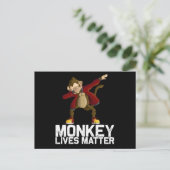 Funny Dabbing Monkey Postkarte (Stehend Vorderseite)