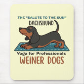 Funny dachshund doing the sun salutation (yoga) mousepad (Vorne)