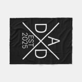 Funny Dad Est 2025 For New Dad Husband Baby Announ Fleecedecke (Vorderseite (Horizontal))