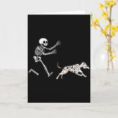 Funny Dalmatian Running Skeleton Halloween Karte (Gelbe Blume)