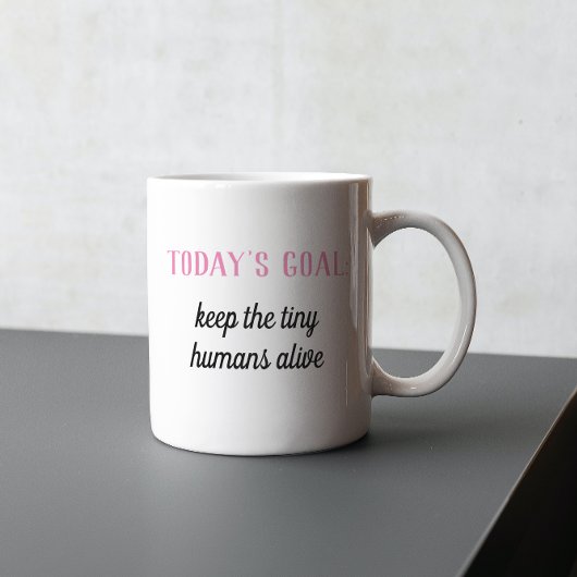 Funny | Das heutige Ziel: Die winzigen Menschen le Tasse