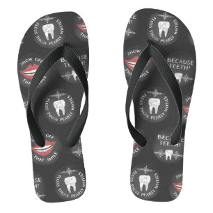 Funny Dentist Pattern - Niedlicher Zahnarzt Badesandalen