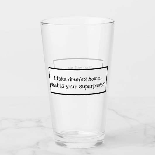 Funny Designated Driver Superhero Typografie Glas (Vorderseite)