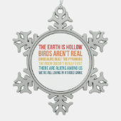 Funny Dinosaur Flat Earth Alien Verschwörungstheor Schneeflocken Zinn-Ornament (Vorderseite)