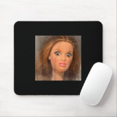 Funny Disguguast Doll Face Meme Mousepad (Mit Mouse)