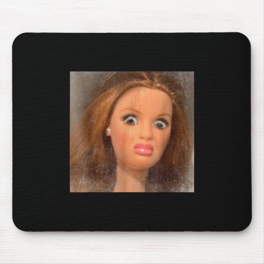 Funny Disguguast Doll Face Meme Mousepad (Vorne)