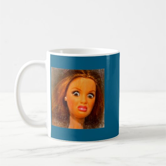 Funny Disgusting Doll Face Meme Kaffeetasse (Links)