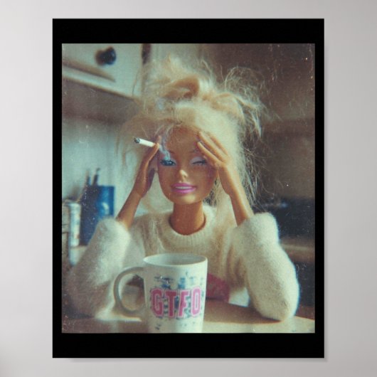 Funny Disgusting Doll Face Meme Smoking Sad Sarcas Poster (Vorne)