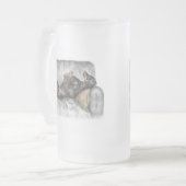 Funny Doberman on Sofa Mattglas Bierglas (Vorderseite Links)