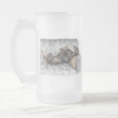 Funny Doberman on Sofa Mattglas Bierglas (Links)