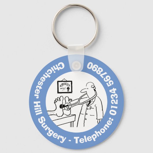 Funny Doctor with Stethoscope Checking Feet. Schlüsselanhänger (Rückseite)