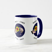 Funny Dog fängt Dogecoin im Weltraum Tasse (VorderseiteRechts)