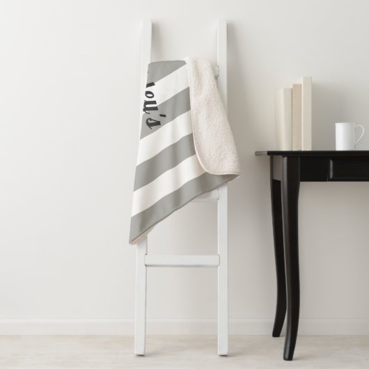 Funny Dog Lounge Personalisiert Taupe Stripes Sherpadecke (Beispiel)