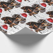 Funny Dog Lover Smooth Dachshund in a Santa Hat Geschenkpapier (Ecke)