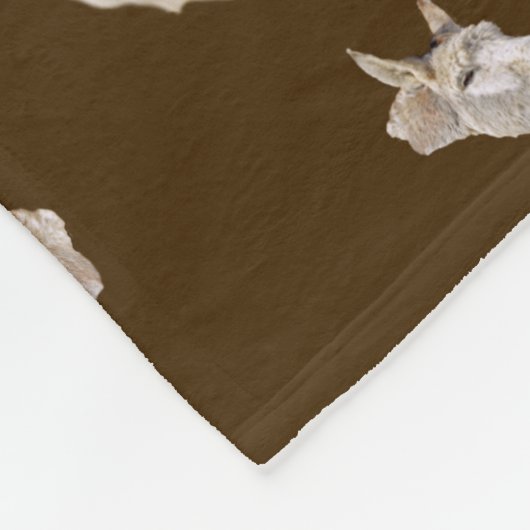 Funny Donkey, der eine Karotte isst, Fleecedecke (Ecke)