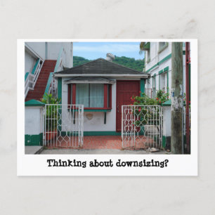 Funny Downsizing Real Anwesen Marketing Postkarte