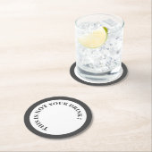 Funny Drink Text in grau und weiß Runder Pappuntersetzer (Vor Ort)