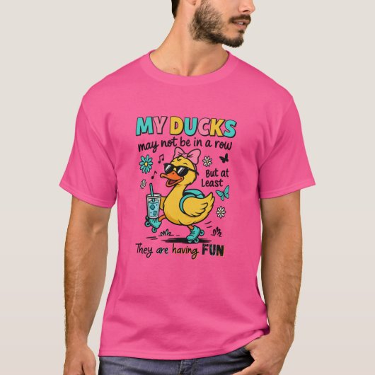 Funny Ducks Not In A Row  T-Shirt (Vorderseite)