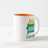 Funny Dumpster Fire 2020 personalisiert Zweifarbige Tasse (VorderseiteRechts)