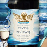 Funny Dutch Spaß Angel Birthday Wine Label<br><div class="desc">Ein berühmter holländischer Ausdruck über etwas Köstliches ist "wie ein Engel,  der auf die Zunge pinkelt". Also,  fügen Sie Ihrem nächsten Geburtstagsgeschenk mit diesem niedlichen Label eine lustige Geschichte hinzu,  oder wenn Sie ein Party beherbergen,  überraschen Sie Ihre Gäste!</div>
