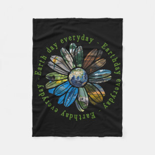 Funny Earth Day Jeden Sonnenblumen Erde Tier Lo Fleecedecke