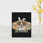 Funny easter labrador retriever on the hunt bunny karte (Gelbe Blume)