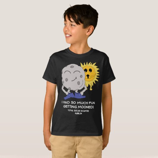 Funny Eclipse 2024 Getting Mooned Joke T-Shirt (Vorne ganz)