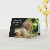 Funny Eichhörnchen machen Leben zu einer besseren  Karte (Gelbe Blume)