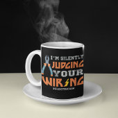 Funny Electrician schweigend beurteilt Ihre Draht Kaffeetasse