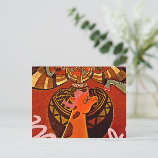 Funny Elegant Giraffe Accessorized African Style Postkarte (Stehend Vorderseite)