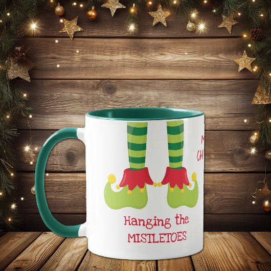 Funny Elf Hanging Mistletos Weihnachten Tasse