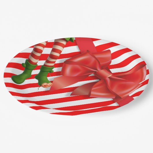 Funny Elf Legs Christmas | North Pole Mischief Pappteller (Schrägansicht)