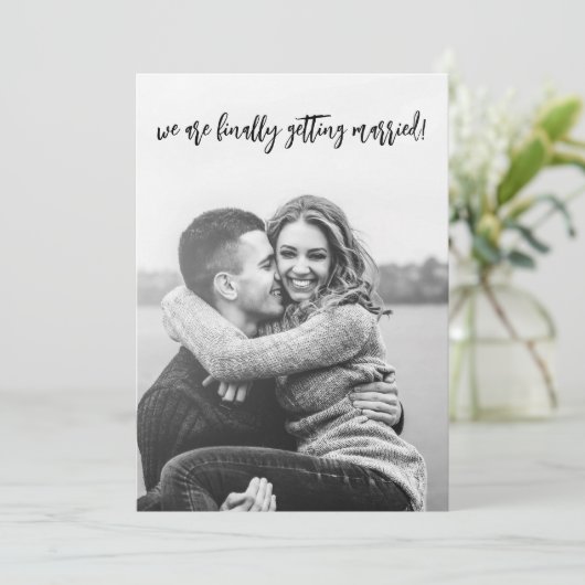 Funny Endlich Erheiratung Hochzeit Save The Date (Stehend Vorderseite)