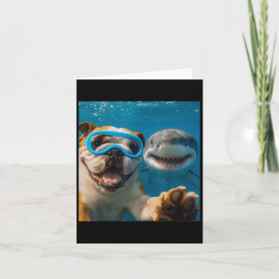 Funny English Bulldog Hund Selfie mit Shark Ocean Karte
