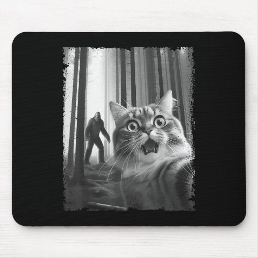 Funny erschreckte Katze Selfie mit Bigfoot Geschen Mousepad (Vorne)